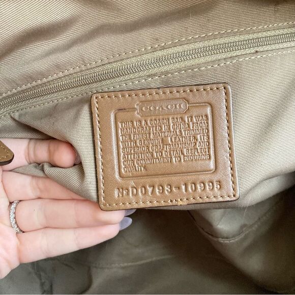 COACH Tan Signature Chelsea Optic Gallery Braided Handle Turnlock 10995 - Picture 11 of 11